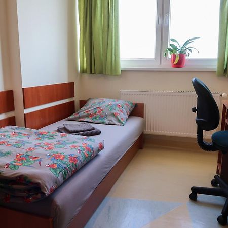 Dom Studencki Raj Hostel Wroclaw Bagian luar foto
