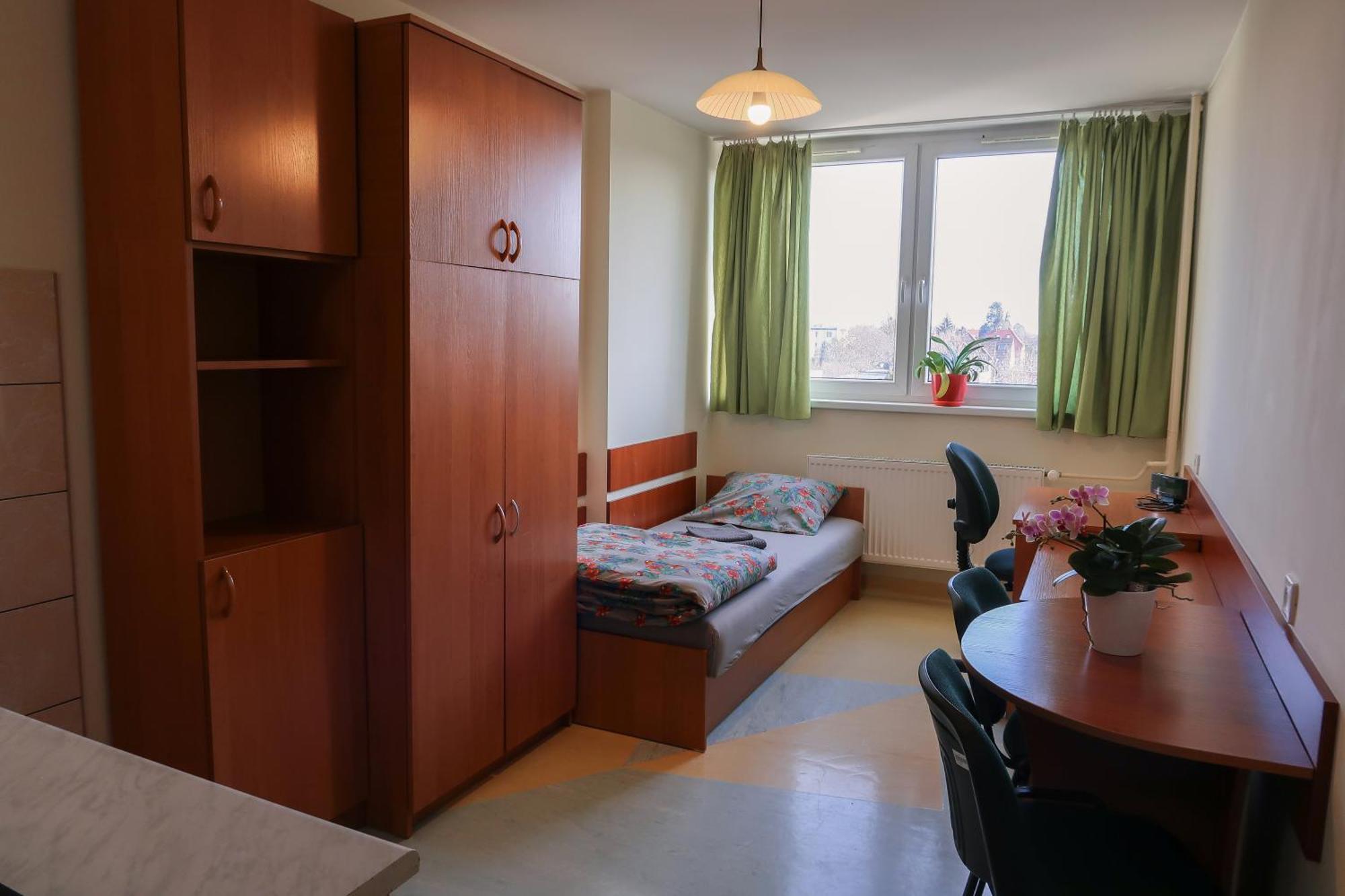 Dom Studencki Raj Hostel Wroclaw Bagian luar foto