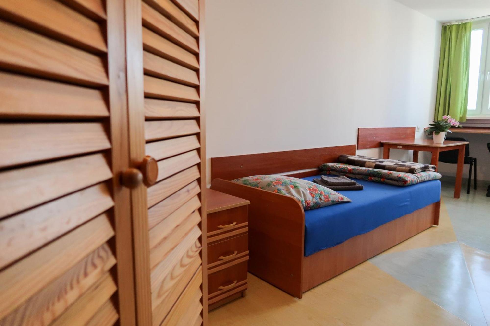 Dom Studencki Raj Hostel Wroclaw Bagian luar foto