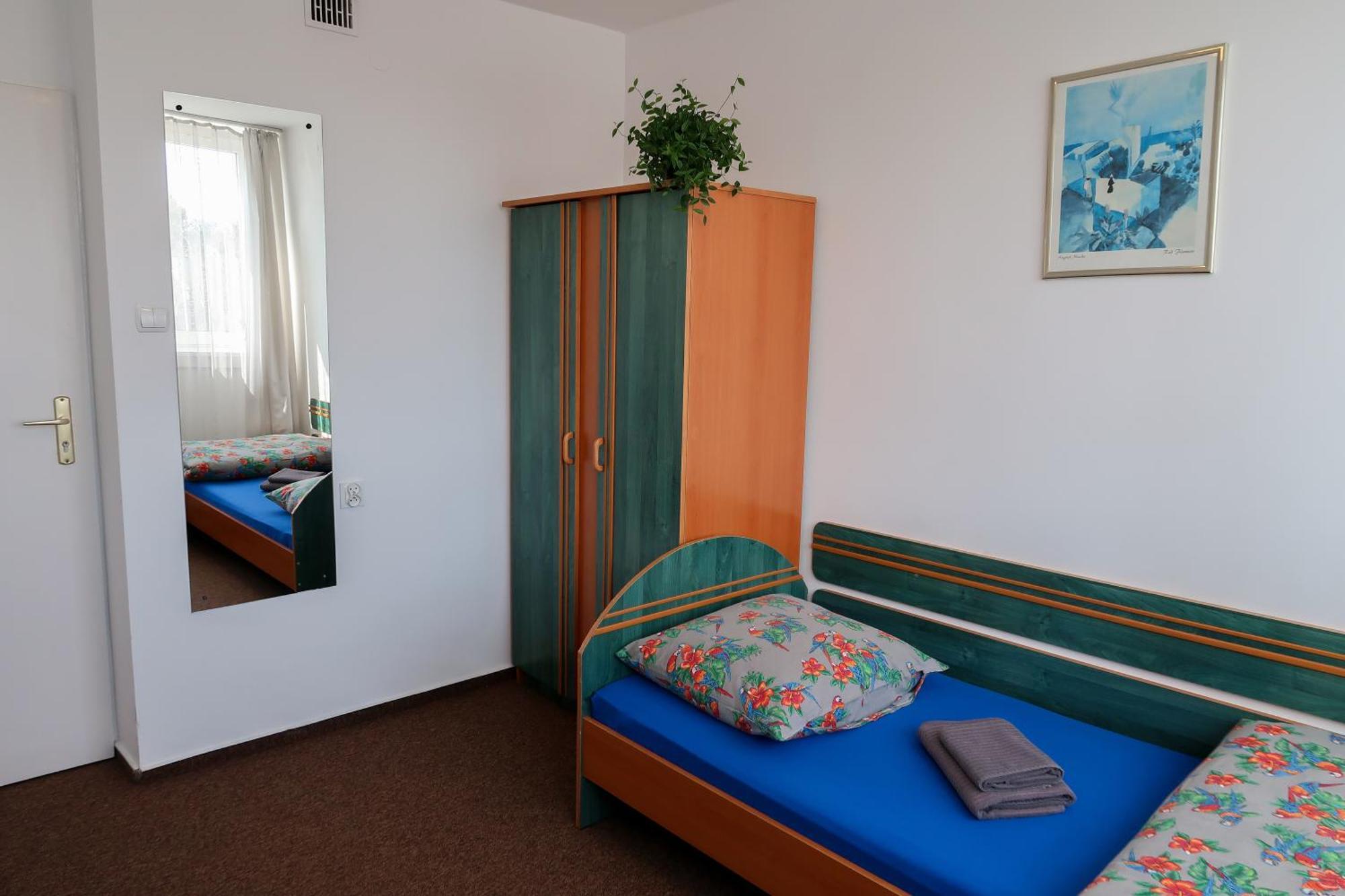 Dom Studencki Raj Hostel Wroclaw Bagian luar foto