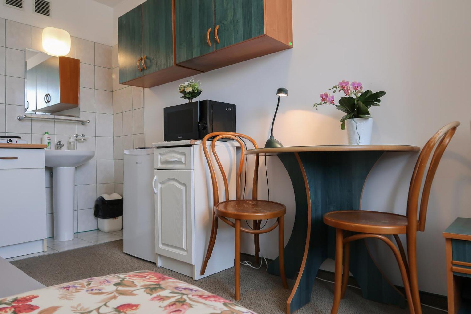 Dom Studencki Raj Hostel Wroclaw Bagian luar foto