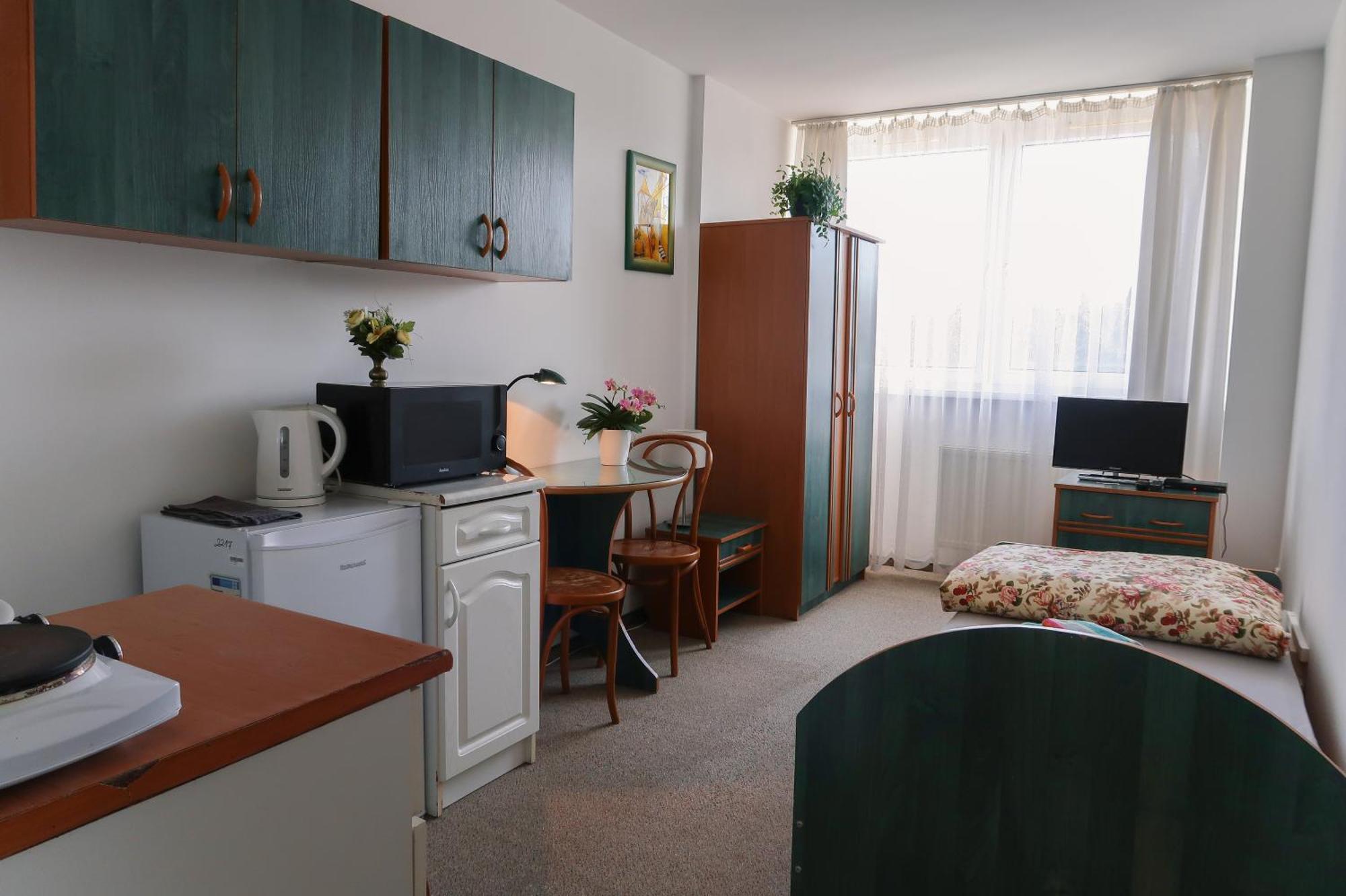 Dom Studencki Raj Hostel Wroclaw Bagian luar foto